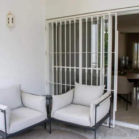 Luxurious 2 Bedroom With Pool アパート *