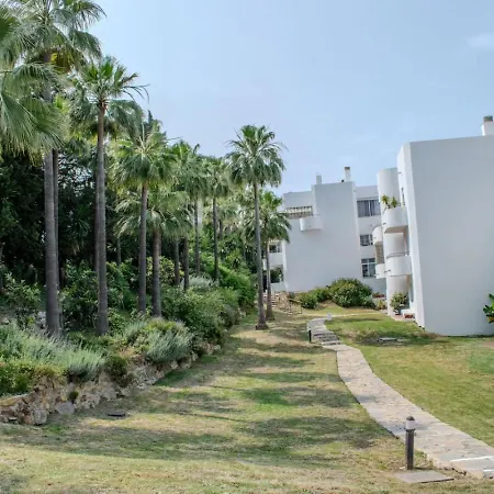 Luxurious 2 Bedroom With Pool Daire *