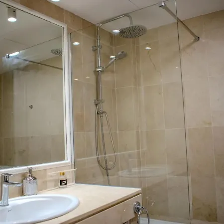 Daire Luxurious 2 Bedroom With Pool *