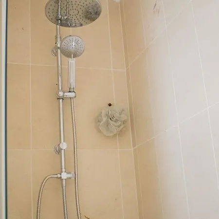 Luxurious 2 Bedroom With Pool Daire